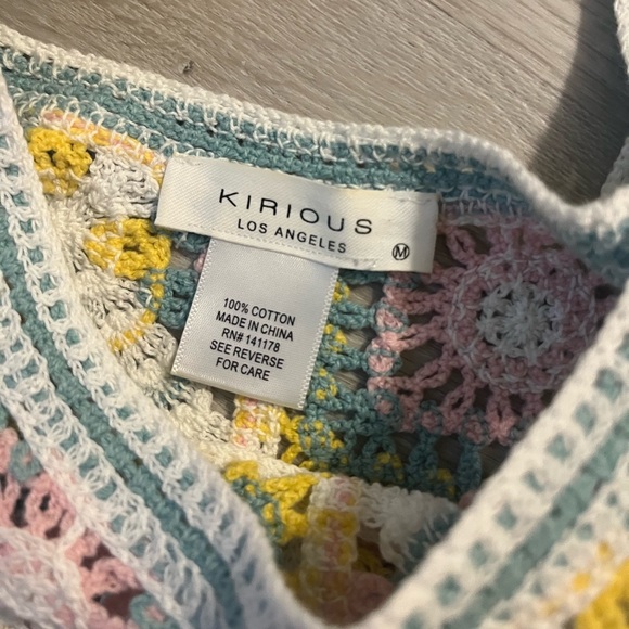 Kirious Los Angeles Crochet Crop Top Size Medium - Picture 2 of 3
